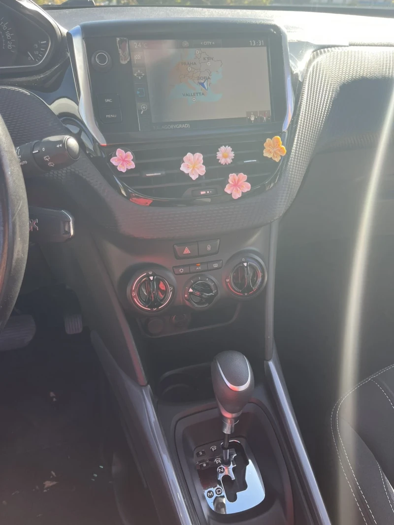 Peugeot 2008, снимка 9 - Автомобили и джипове - 52179661