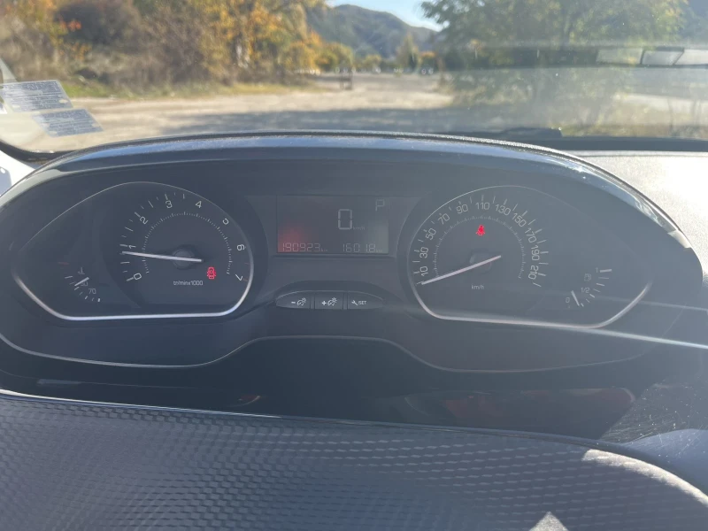 Peugeot 2008, снимка 7 - Автомобили и джипове - 52179661