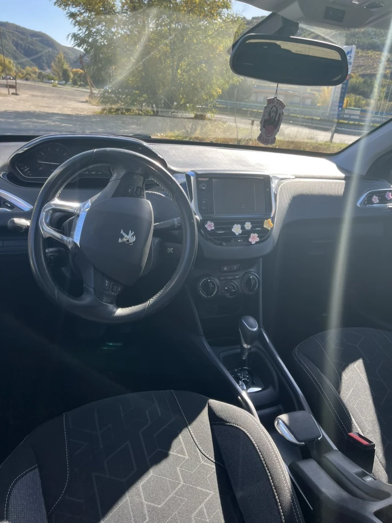 Peugeot 2008, снимка 8 - Автомобили и джипове - 52179661