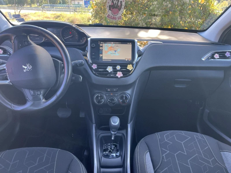 Peugeot 2008, снимка 16 - Автомобили и джипове - 52179661