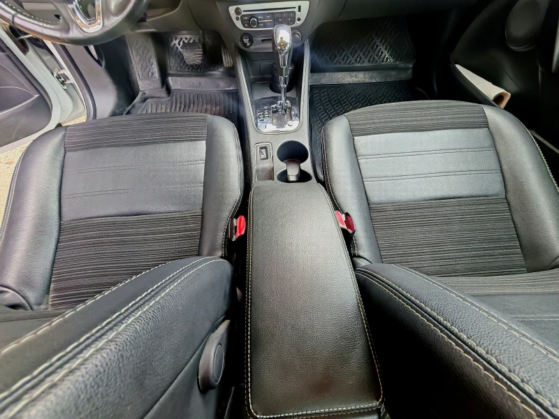 Renault Fluence, снимка 14 - Автомобили и джипове - 52369421
