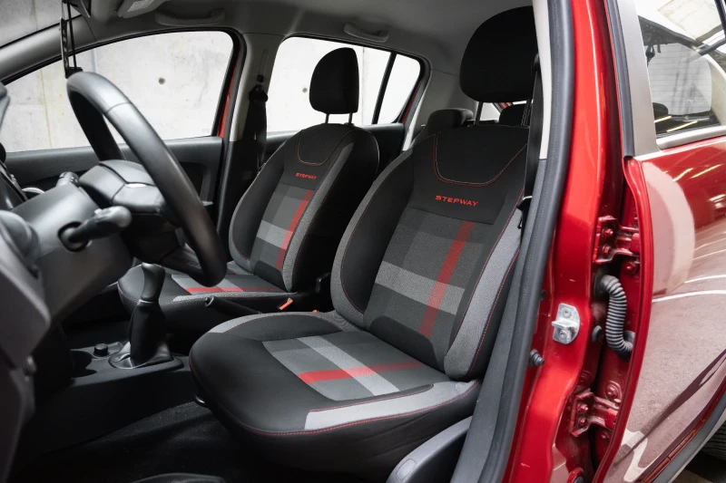 Dacia Sandero STEPWAY 1.5DCi, снимка 9 - Автомобили и джипове - 53387171
