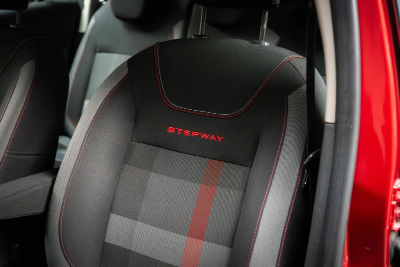 Dacia Sandero STEPWAY 1.5DCi, снимка 13 - Автомобили и джипове - 53387171