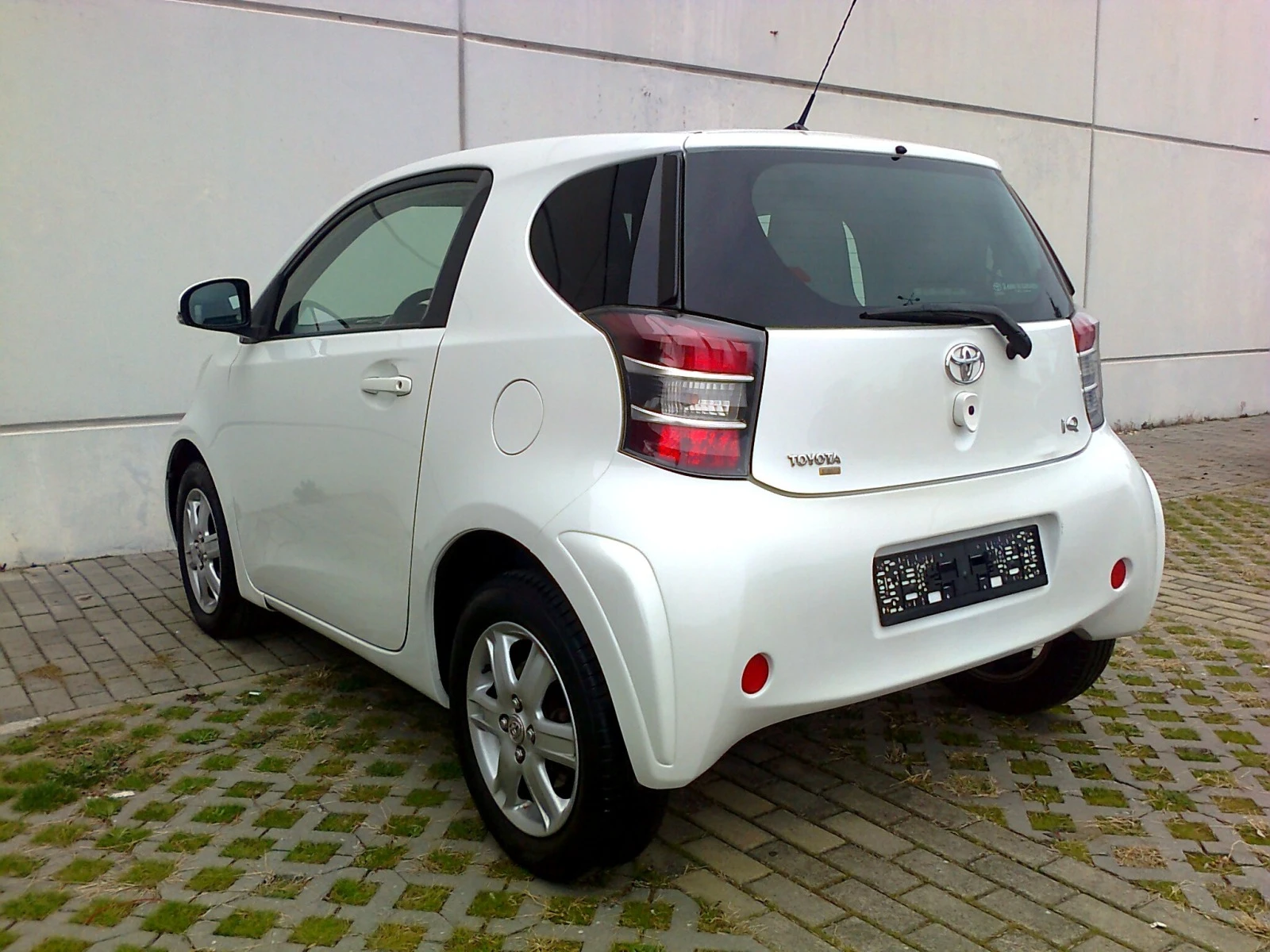 Toyota IQ  BENZIN - изображение 6