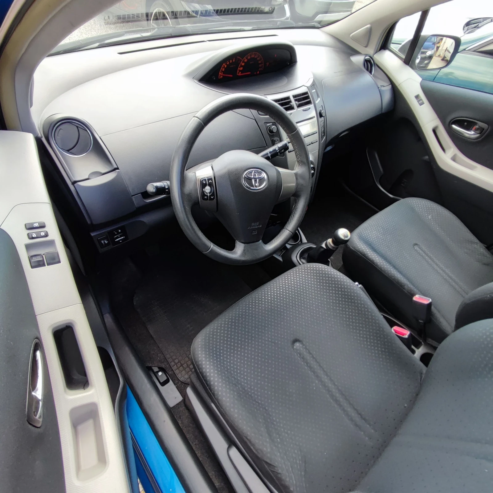 Toyota Yaris 1.0* VVT-I * SOL* FACELIFT*  - изображение 8