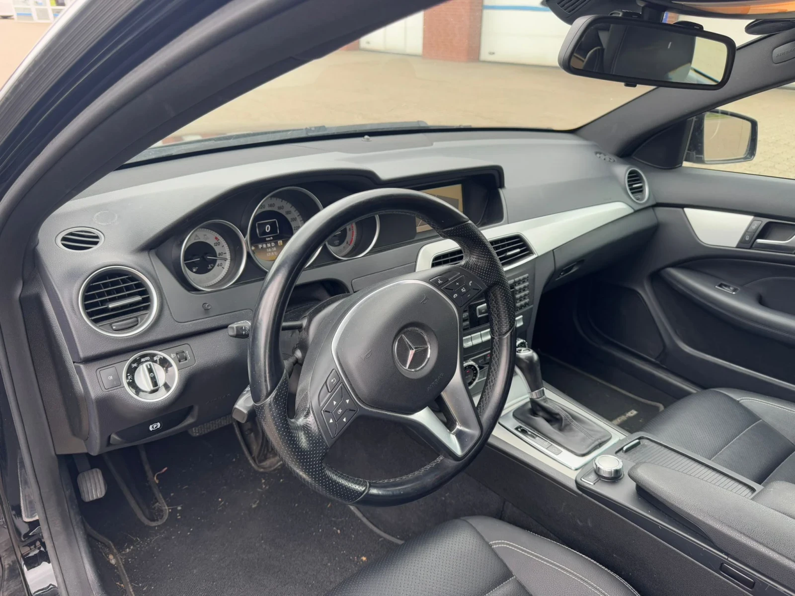 Mercedes-Benz C 220 AMG  - изображение 7