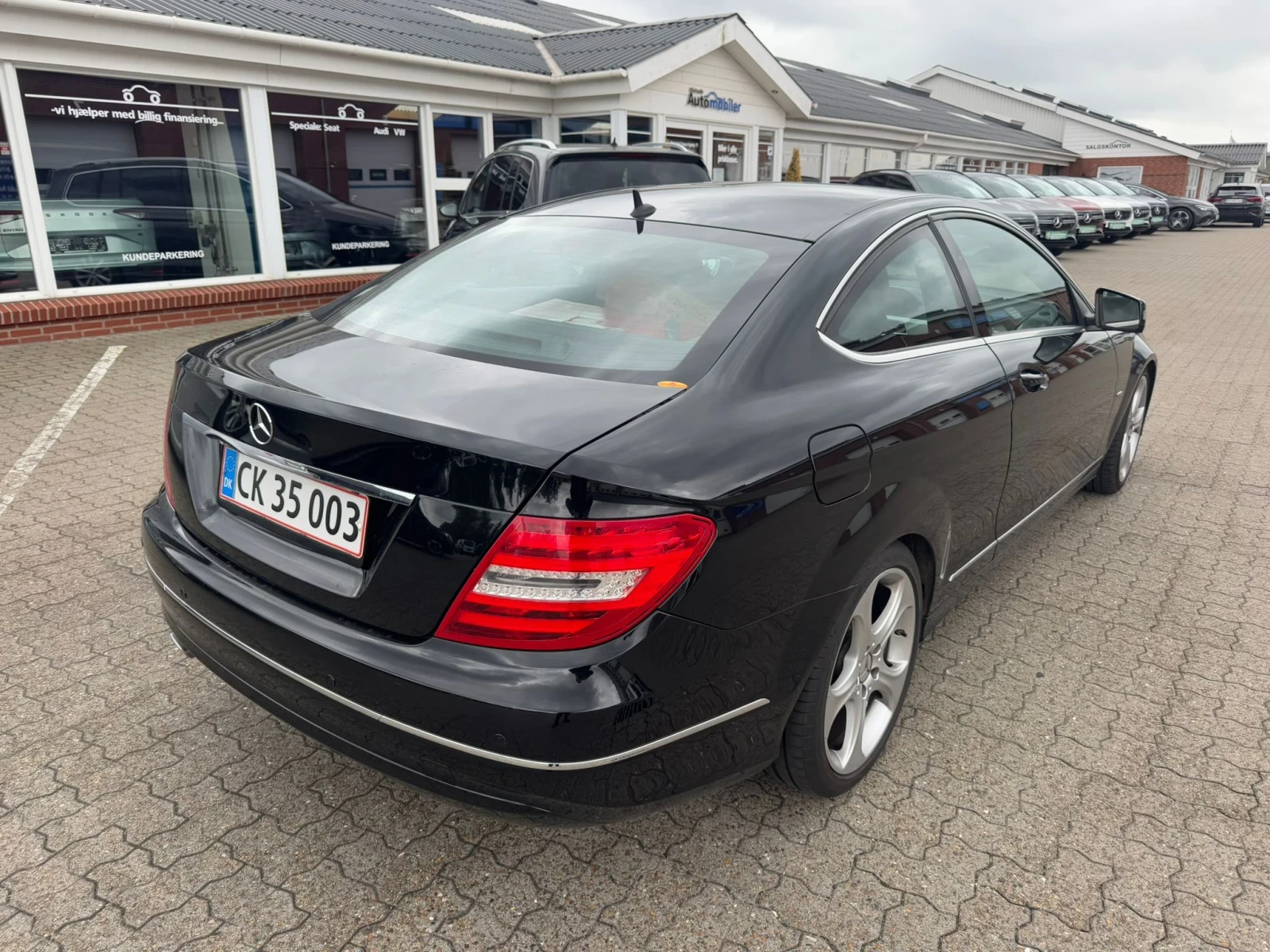 Mercedes-Benz C 220 AMG  - изображение 2