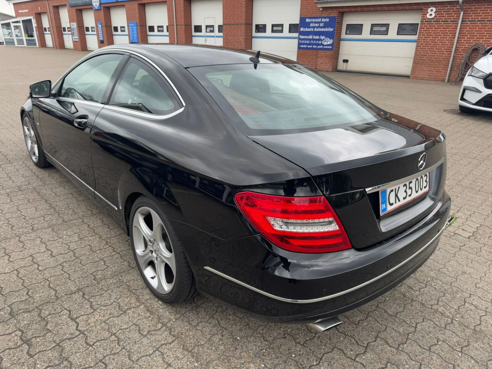 Mercedes-Benz C 220 AMG  - изображение 3