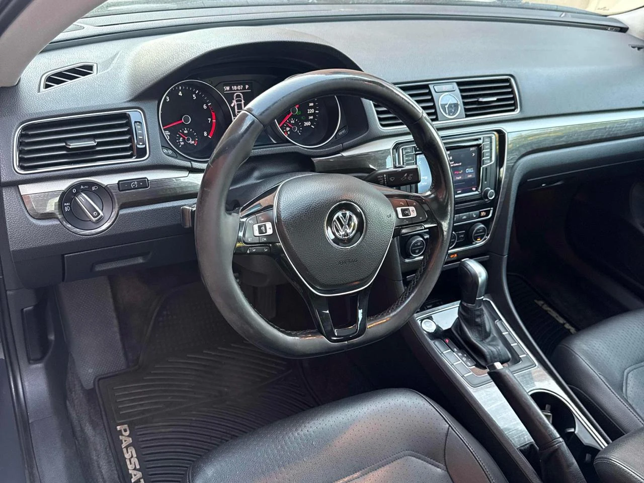 VW Passat Comfortline* Авто финансиране* Карфакс - изображение 5