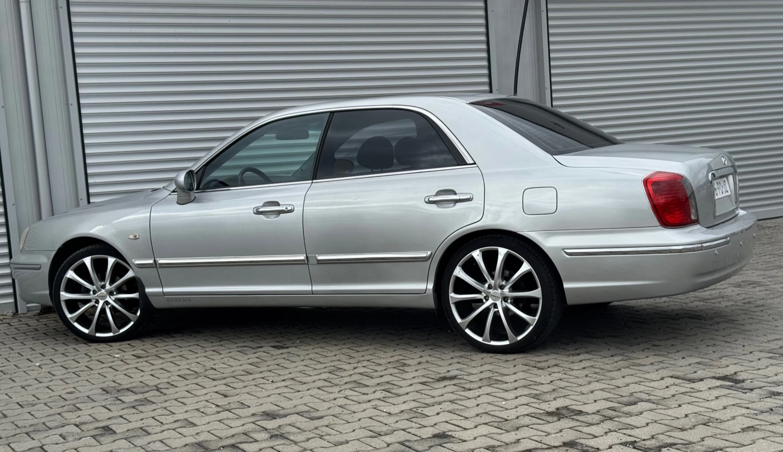 Hyundai Genesis 3, 5i 24V 197ps, авто, памет, мулти, темпо, кожа,  - изображение 3