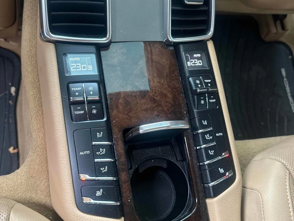 Porsche Panamera * 4dr HB * CARFAX * ЦЕНА ДО БГ - изображение 10