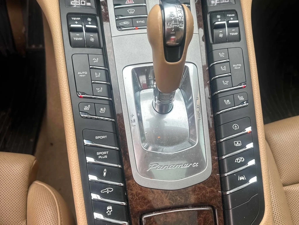 Porsche Panamera * 4dr HB * CARFAX * ЦЕНА ДО БГ - изображение 9