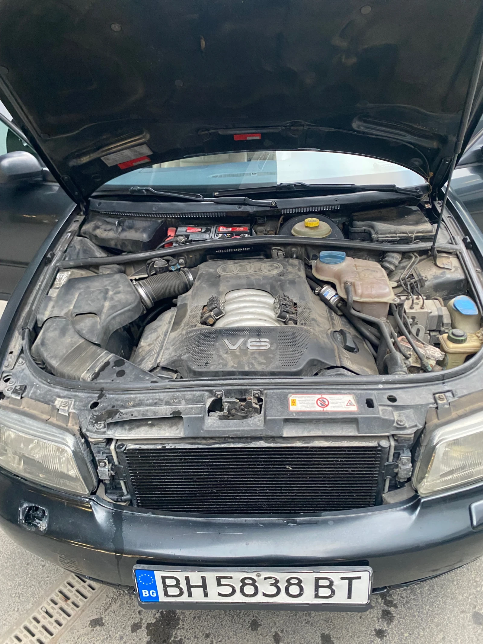 Audi A4 2.8 v6 комби куатро автомат, снимка 12 - Автомобили и джипове - 53804465