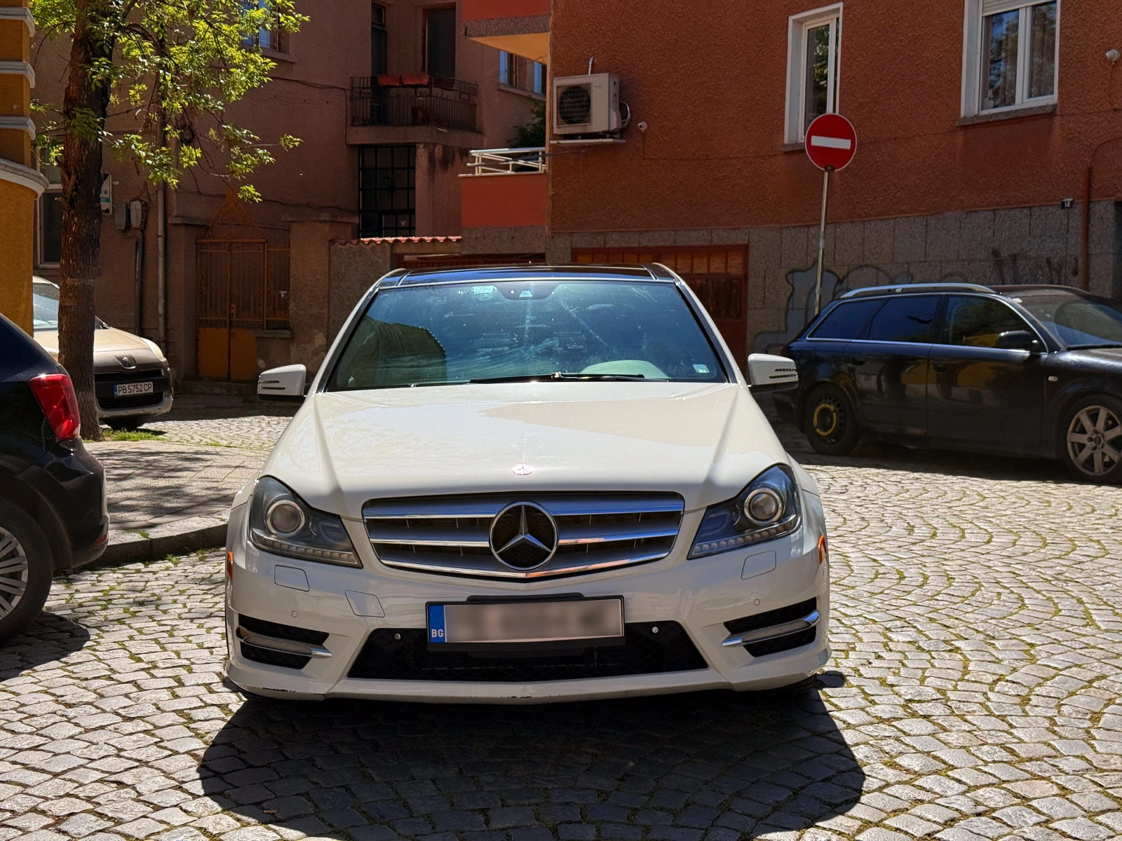Mercedes-Benz C 300 W204 facelift, снимка 3 - Автомобили и джипове - 54336202