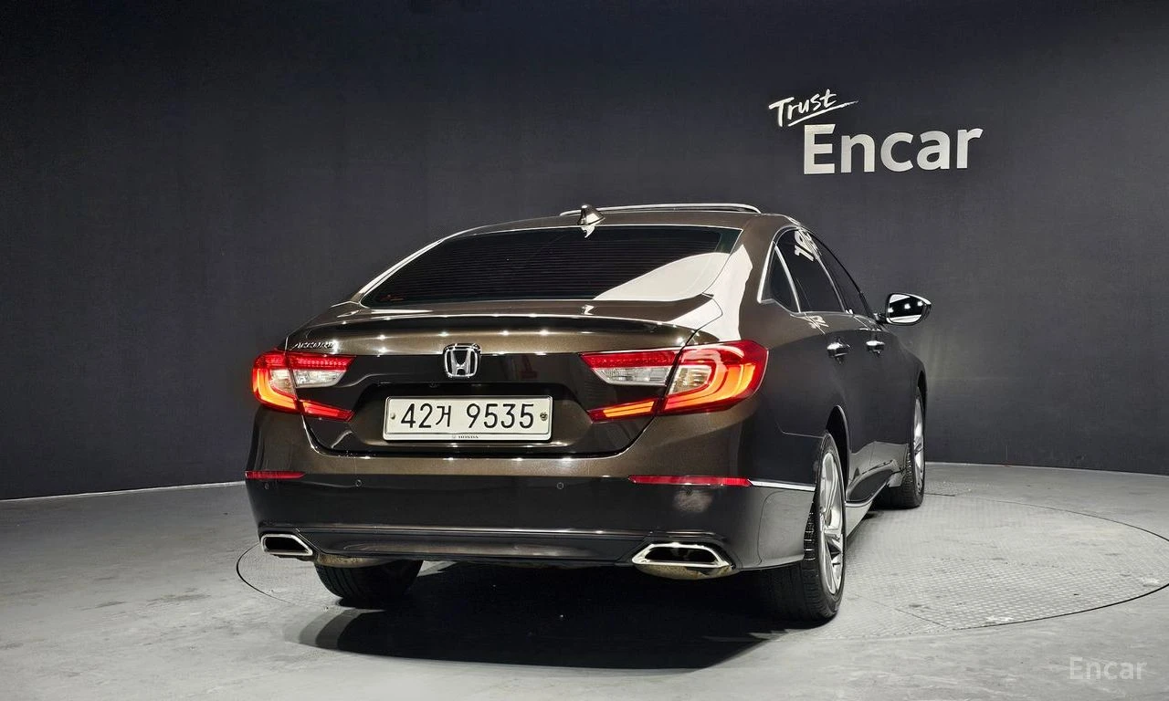 Honda Accord 1.5* TURBO* ПОДГРЕВ* КАМЕРА* КЕЙЛЕС* , снимка 4 - Автомобили и джипове - 54577613