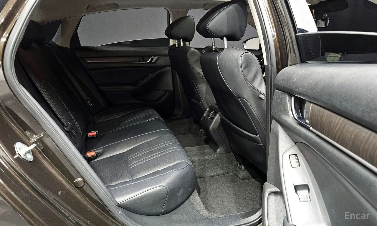 Honda Accord 1.5* TURBO* ПОДГРЕВ* КАМЕРА* КЕЙЛЕС* , снимка 15 - Автомобили и джипове - 54577613