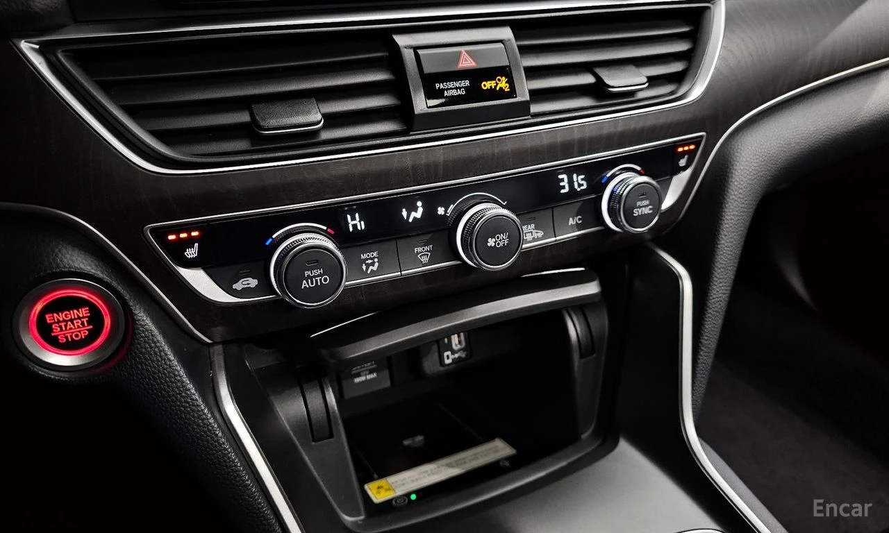 Honda Accord 1.5* TURBO* ПОДГРЕВ* КАМЕРА* КЕЙЛЕС* , снимка 11 - Автомобили и джипове - 54577613
