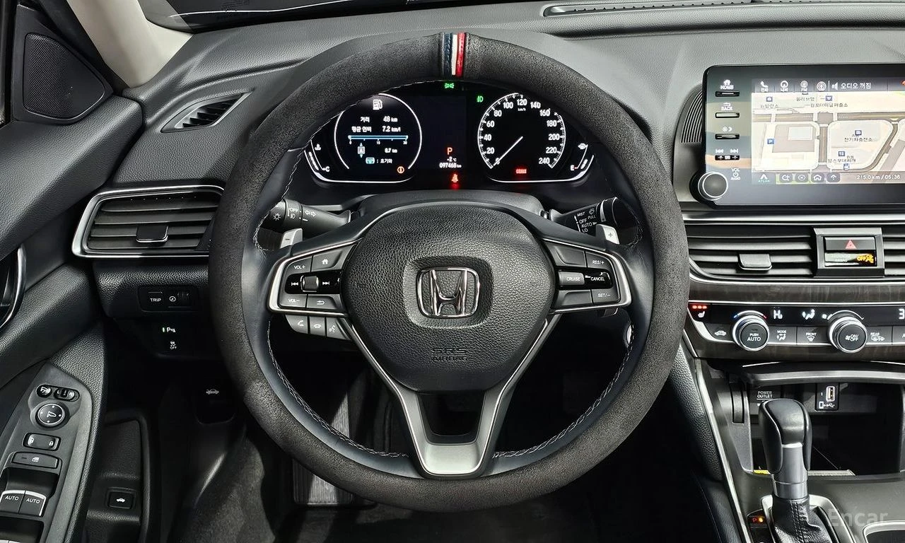 Honda Accord 1.5* TURBO* ПОДГРЕВ* КАМЕРА* КЕЙЛЕС* , снимка 8 - Автомобили и джипове - 54577613