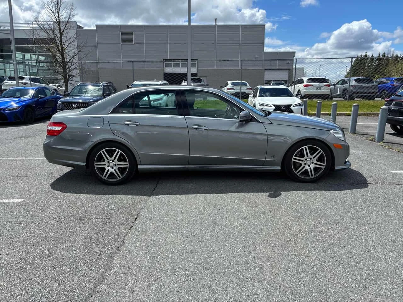 Mercedes-Benz E 500 АМГ ПАКЕТ/550/КЛИП/ПАНО/ПОДГРЕВ/CARFAX/ФИНАНСИРАНЕ, снимка 4 - Автомобили и джипове - 54581475