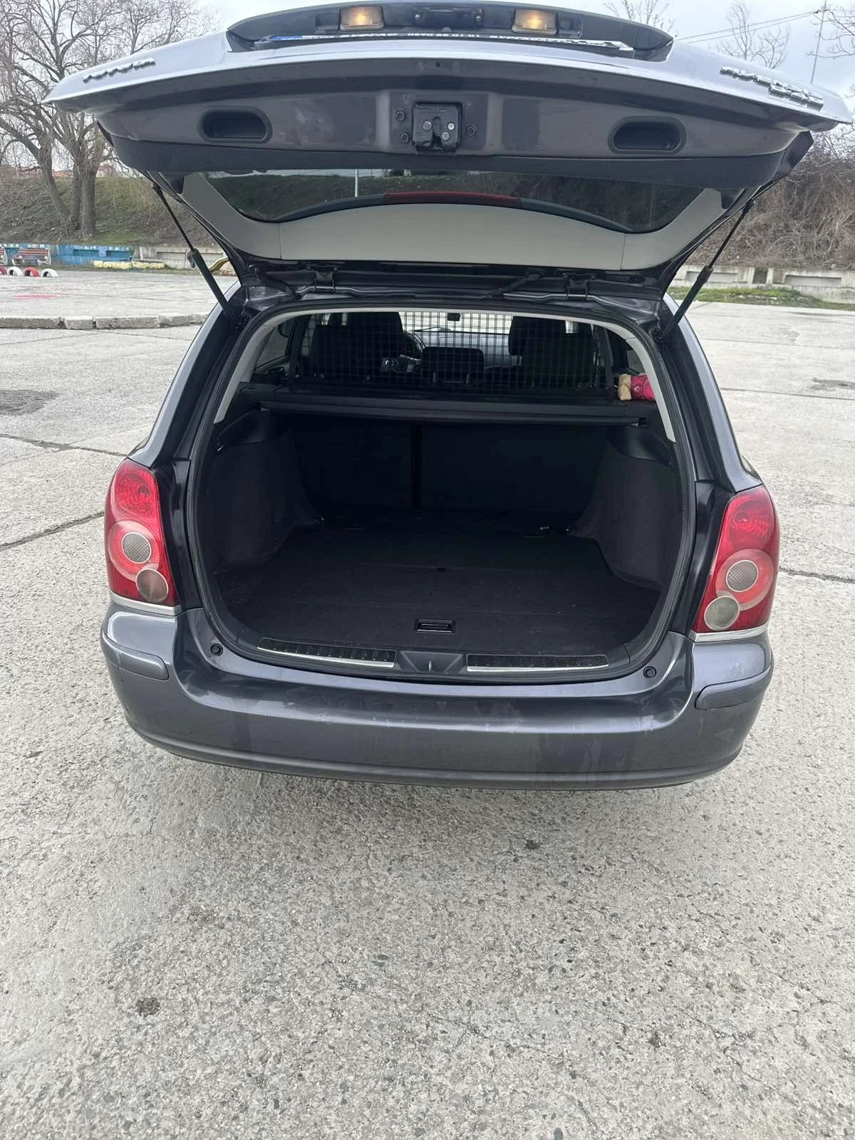 Toyota Avensis 2.2D-CAT, снимка 7 - Автомобили и джипове - 54874528
