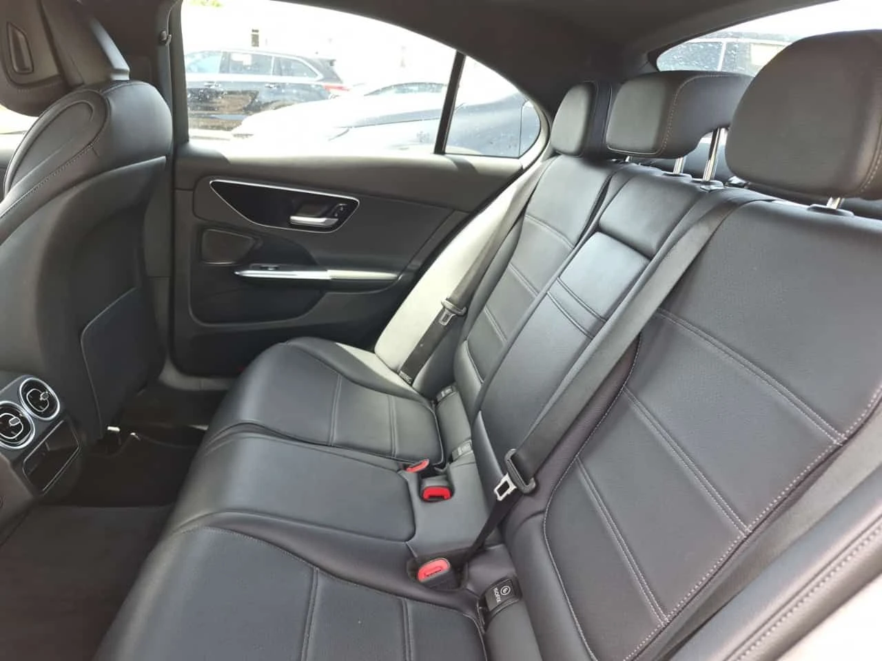 Mercedes-Benz C 300 * CARFAX * БЕЗ ПЪРВОНАЧАЛНА ВНОСКА, снимка 11 - Автомобили и джипове - 54885052