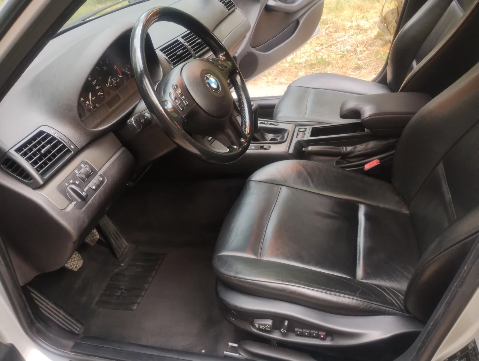 BMW 320 D, снимка 12 - Автомобили и джипове - 55159840
