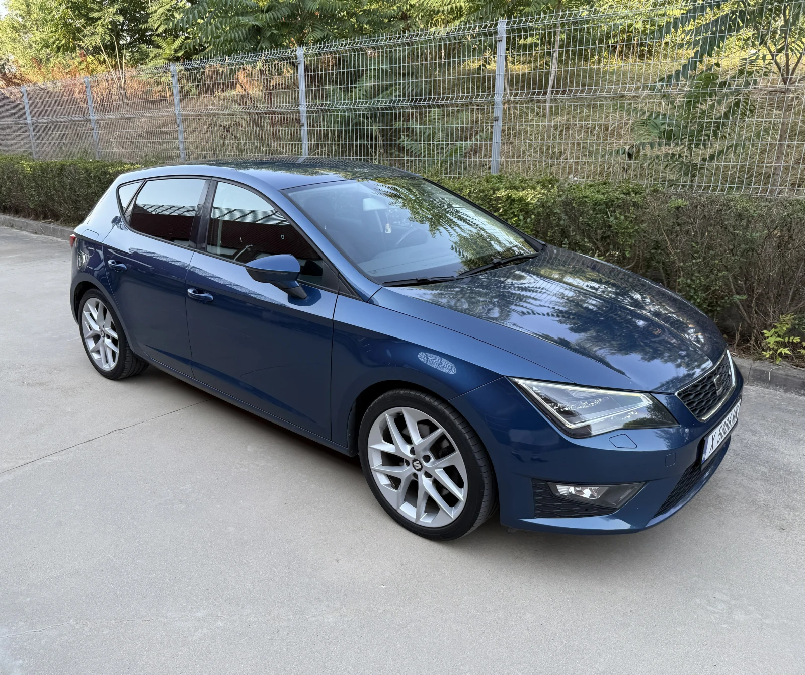 Seat Leon 2.0 TDI DSG FR, снимка 4 - Автомобили и джипове - 55332618