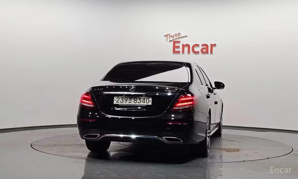 Mercedes-Benz E 300 AMG* 4Matic* Burmester Rotary* Face* Обдухване, снимка 4 - Автомобили и джипове - 55407875