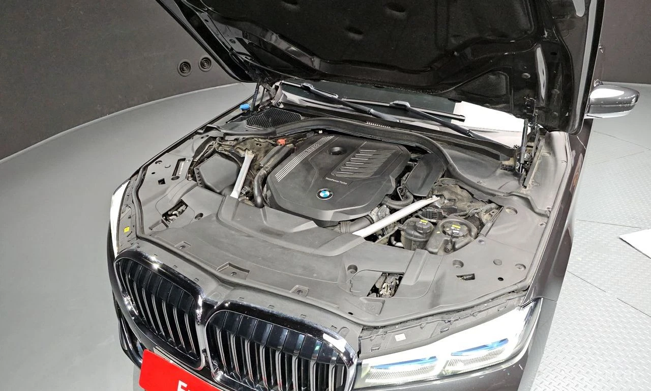 BMW 740 LASER* HARMON* KARDON* ХЕДЪП* МЪРТВА* ТОЧКА* ПАНОР, снимка 17 - Автомобили и джипове - 55421846