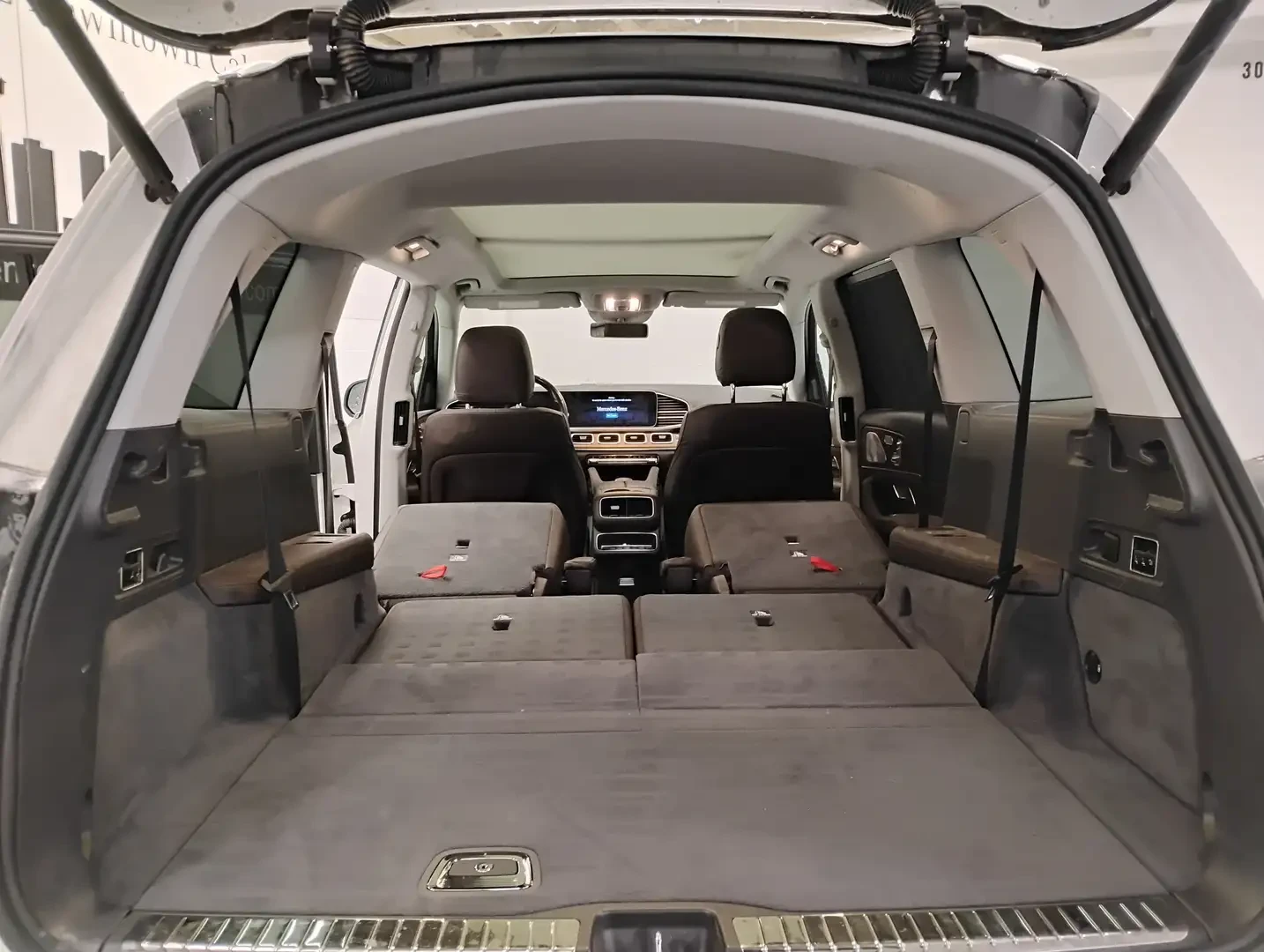 Mercedes-Benz GLS 450 BURMESTER* 360КАМЕРА* ПАНОРАМА* LANE* ASSIST* , снимка 13 - Автомобили и джипове - 55463234