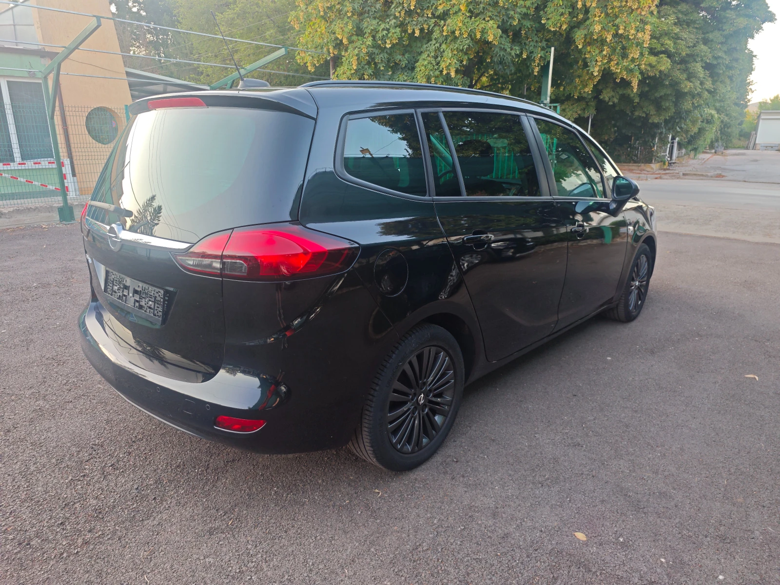 Opel Zafira 1.6i-Avtomat-6+ 1-Navi, снимка 5 - Автомобили и джипове - 55597979