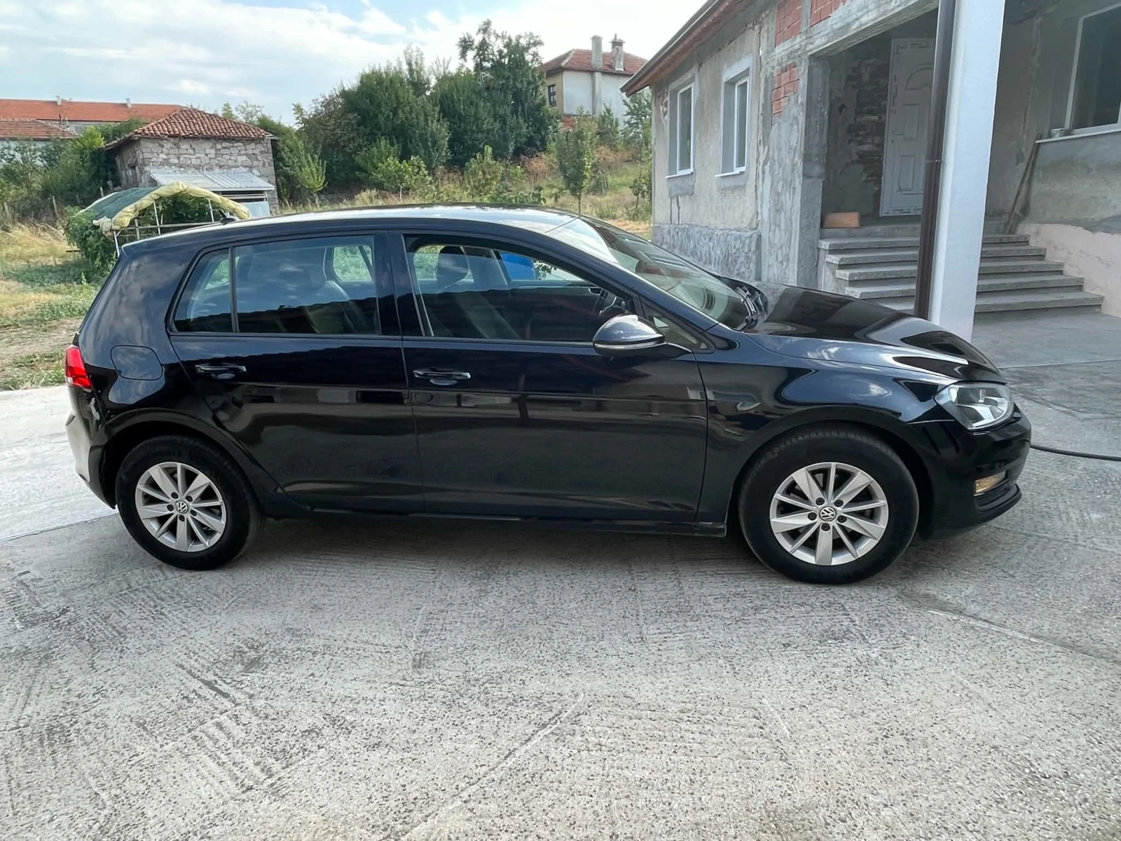 VW Golf 1.6 TDI, снимка 3 - Автомобили и джипове - 55946968