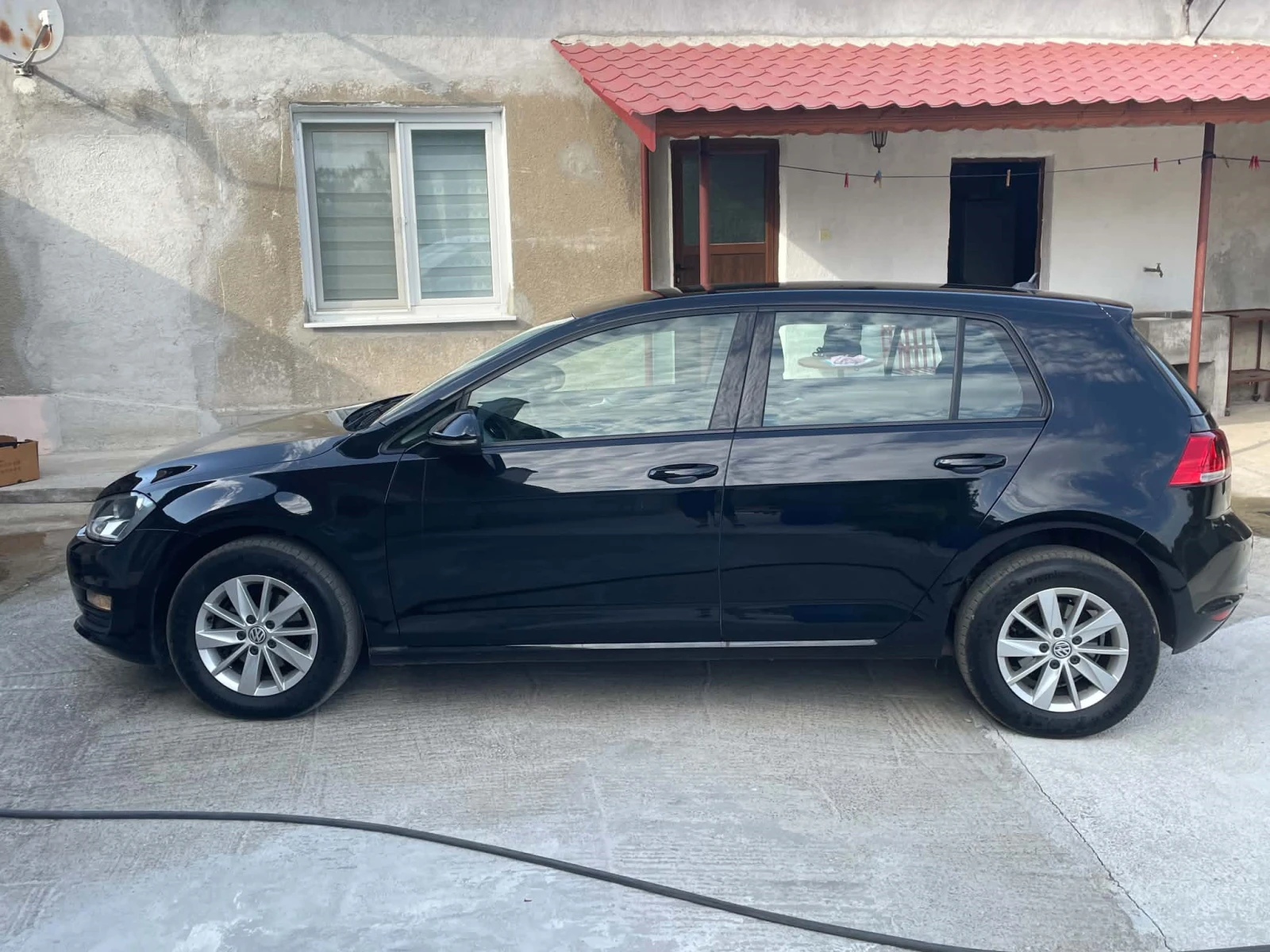 VW Golf 1.6 TDI, снимка 2 - Автомобили и джипове - 55946968