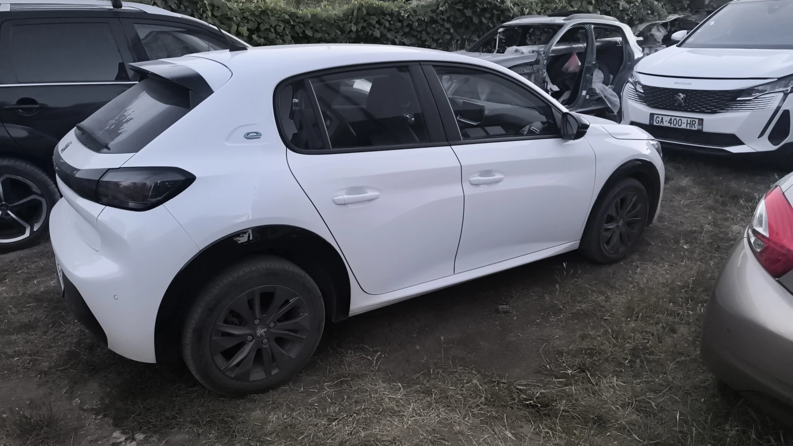 Peugeot 208 208 е, снимка 2 - Автомобили и джипове - 56041610