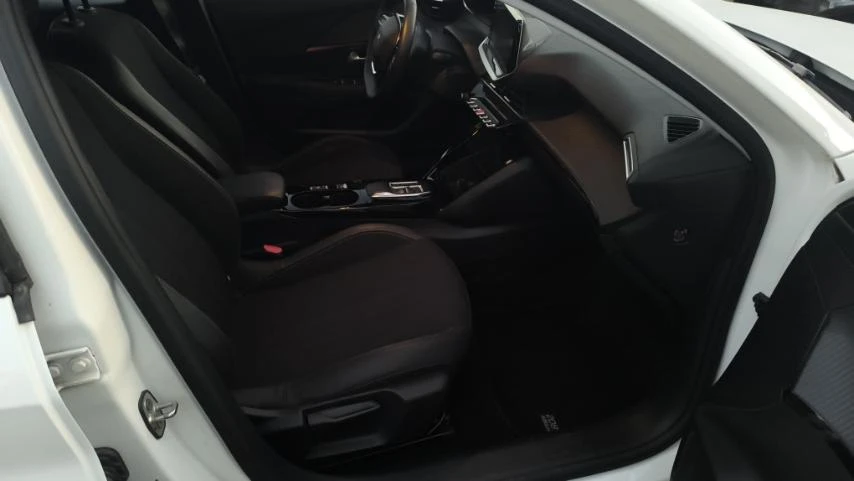 Peugeot 208 208 е, снимка 5 - Автомобили и джипове - 56041610
