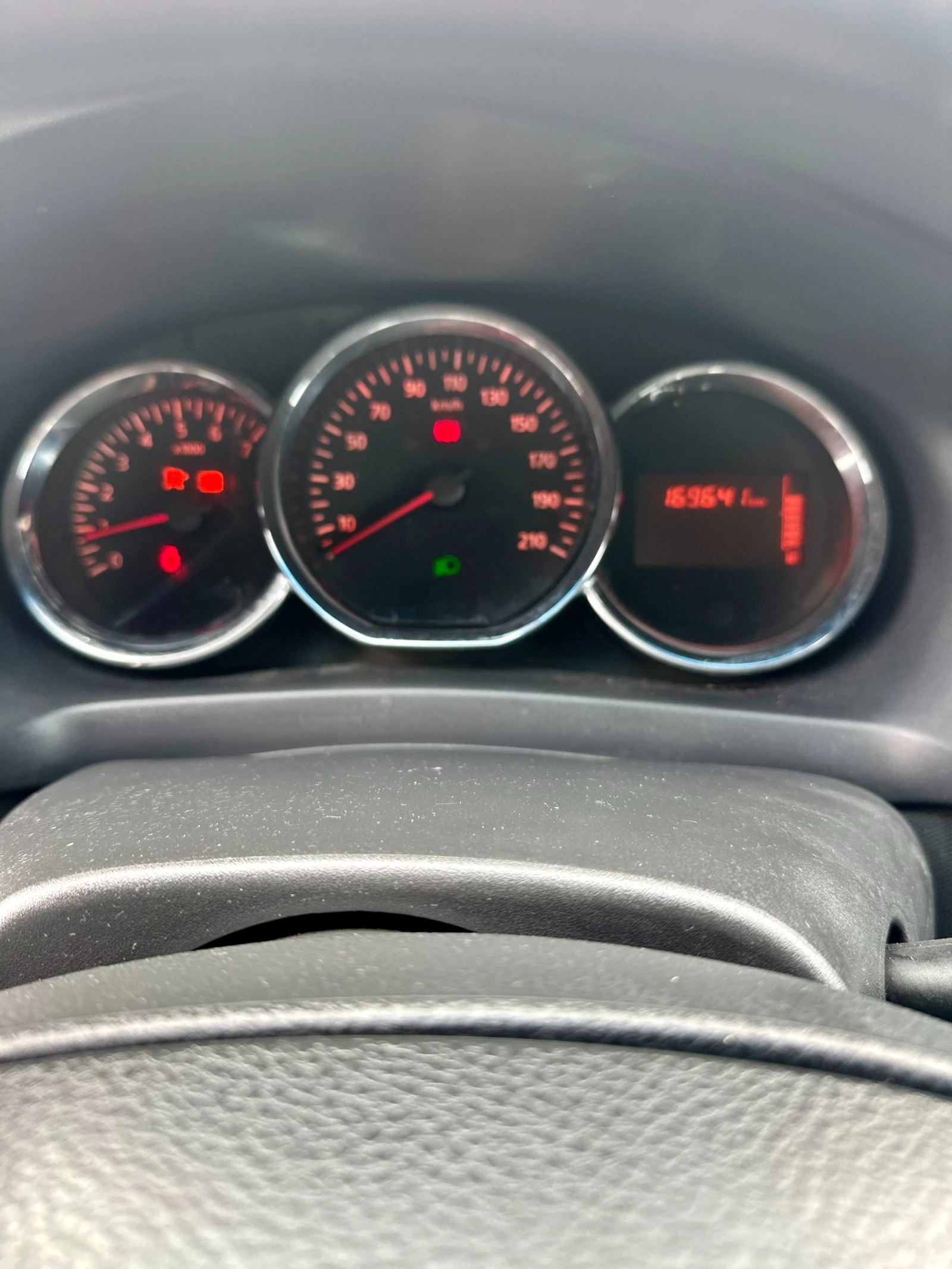 Dacia Sandero Газ, снимка 9 - Автомобили и джипове - 56179856