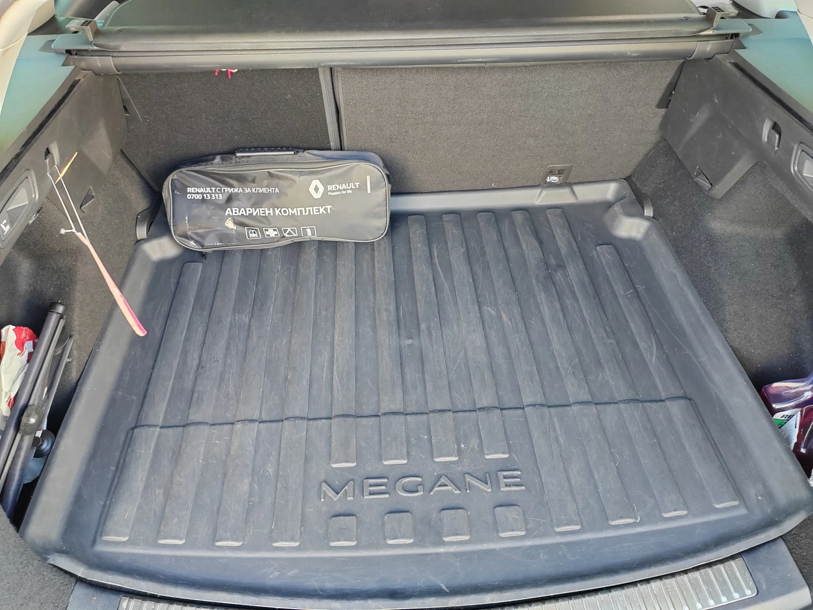 Renault Megane, снимка 10 - Автомобили и джипове - 56567752