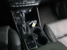 Hyundai Tucson Diesel 2.0 4Wd Modern, снимка 9
