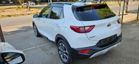    Kia Stonic Navy, kamera 