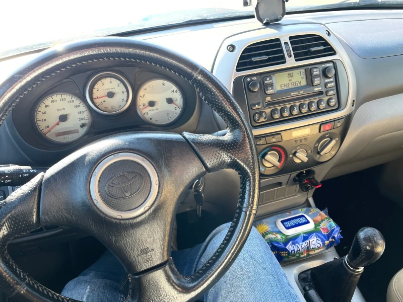 Toyota Rav4 2.0 d4d, снимка 8 - Автомобили и джипове - 53156874