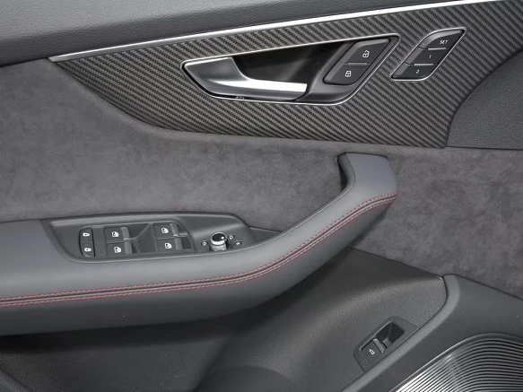 Audi Q7 55 TFSI Quattro = S-line = 7 Seats Гаранция, снимка 3 - Автомобили и джипове - 55034365