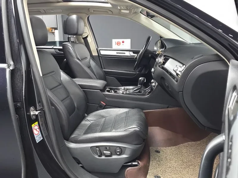 VW Touareg 30TDI, снимка 11 - Автомобили и джипове - 55925685