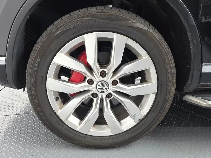 VW Touareg 30TDI, снимка 5 - Автомобили и джипове - 55925685