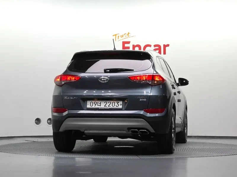 Hyundai Tucson Diesel 2.0 4Wd Modern, снимка 4 - Автомобили и джипове - 56220955