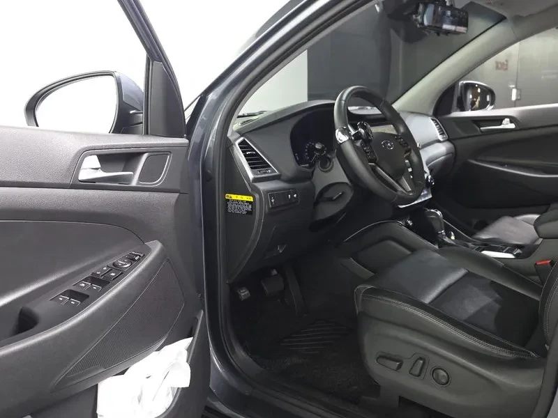 Hyundai Tucson Diesel 2.0 4Wd Modern, снимка 10 - Автомобили и джипове - 56220955