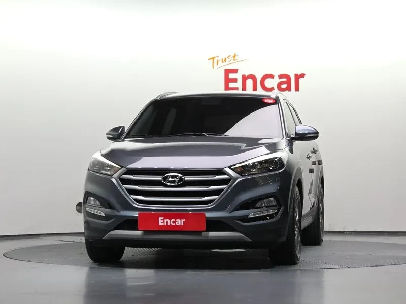 Hyundai Tucson Diesel 2.0 4Wd Modern, снимка 3 - Автомобили и джипове - 56220955