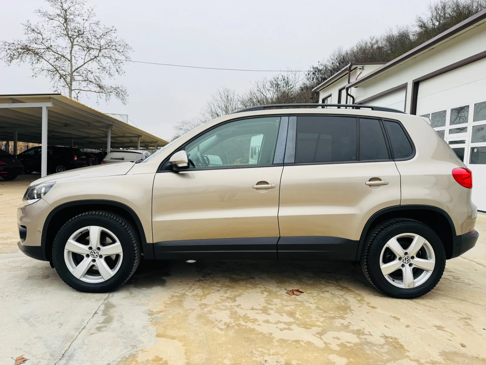 VW Tiguan * 2.0TDI* FACE* NAVI*  | Mobile.bg � ����������� 4