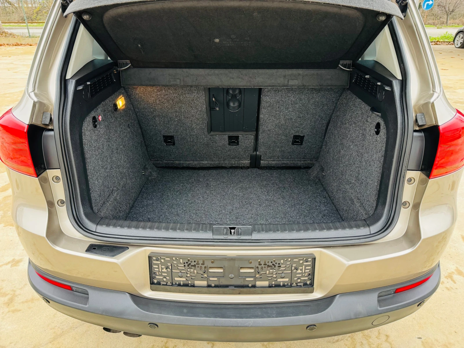 VW Tiguan * 2.0TDI* FACE* NAVI*  | Mobile.bg � ����������� 16