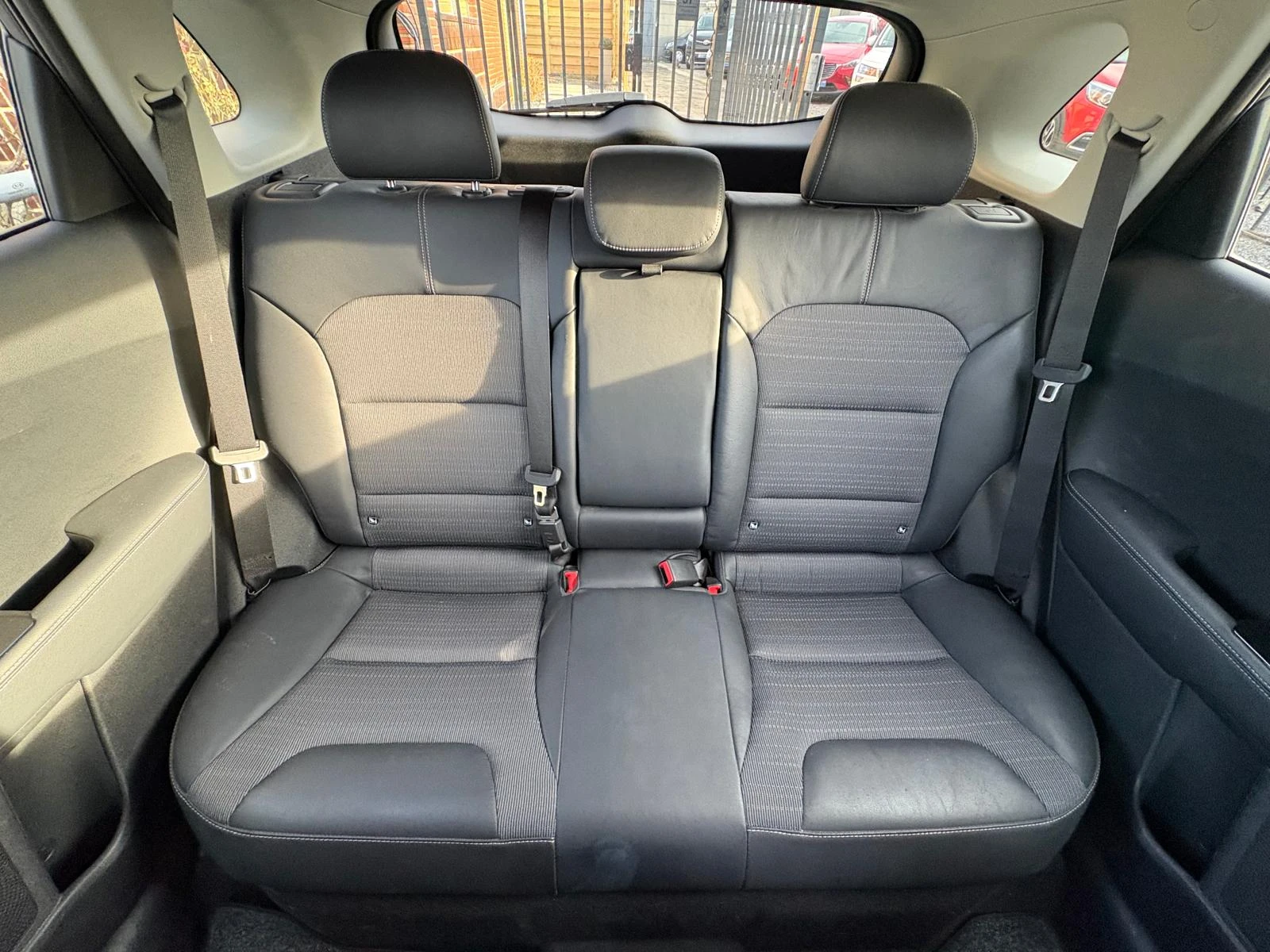 Kia Niro 1.6 GDI Fusion, снимка 10 - Автомобили и джипове - 53812808