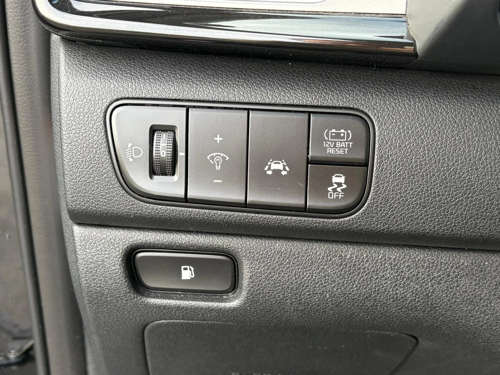 Kia Niro 1.6 GDI Fusion, снимка 12 - Автомобили и джипове - 53812808